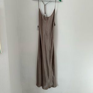 NWT Aritzia silky Babaton dress in cream - size L